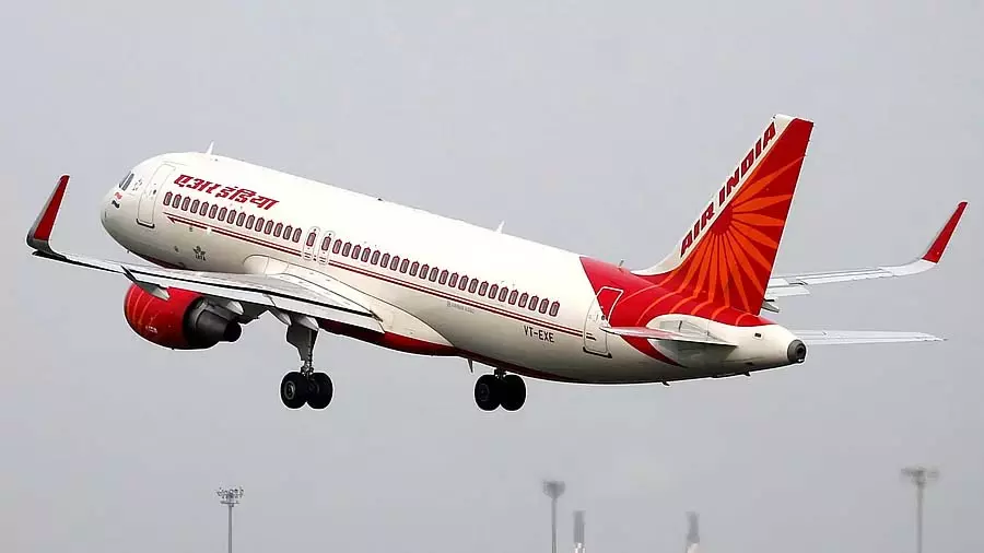 Tamil Nadu : मद्रास HC ने लापरवाही के लिए एयर इंडिया पर 35,000 रुपये का जुर्माना लगाया Tamil Nadu : मद्रास HC ने लापरवाही के लिए एयर इंडिया पर 35,000 रुपये का जुर्माना लगाया