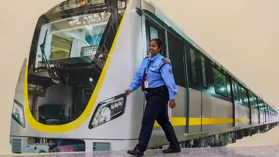 Bengaluru मेट्रो की येलो लाइन पर साल के अंत तक हर 12 मिनट में ट्रेनें चलेंगी Bengaluru मेट्रो की येलो लाइन पर साल के अंत तक हर 12 मिनट में ट्रेनें चलेंगी