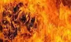 Indore : तीन मंजिला मकान में भीषण आग, 11 साल के बच्चे की दम घुटने से मौत Indore : तीन मंजिला मकान में भीषण आग, 11 साल के बच्चे की दम घुटने से मौत