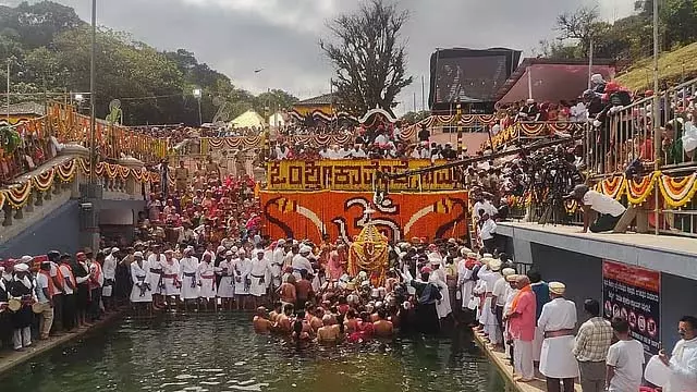 तालकावेरी में कावेरी तीर्थोद्भव: भक्त खुशी से भर गए तालकावेरी में कावेरी तीर्थोद्भव: भक्त खुशी से भर गए