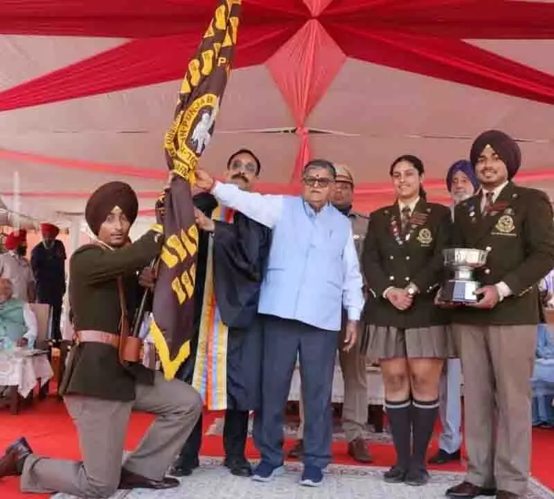 डीआईजी हरचरण भुल्लर की गिरफ्तारी शीर्ष पदों पर व्याप्त भ्रष्टाचार का संकेत: Punjab Governor डीआईजी हरचरण भुल्लर की गिरफ्तारी शीर्ष पदों पर व्याप्त भ्रष्टाचार का संकेत: Punjab Governor