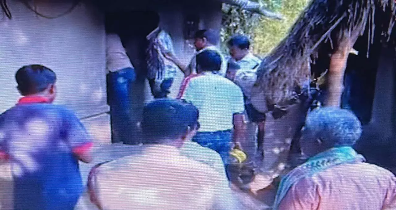 Odisha : पिता की बेइज्जती का बदला लेने के लिए किशोर ने 5 साल के बच्चे की हत्या कर दी Odisha : पिता की बेइज्जती का बदला लेने के लिए किशोर ने 5 साल के बच्चे की हत्या कर दी