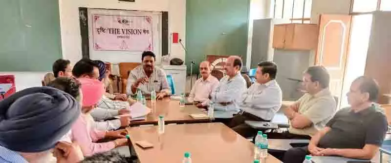 Punjabi उपन्यास खोरा, धैर्य और शालीनता के माध्यम से कंडी की आत्मा को प्रतिध्वनित करता है Punjabi उपन्यास खोरा, धैर्य और शालीनता के माध्यम से कंडी की आत्मा को प्रतिध्वनित करता है