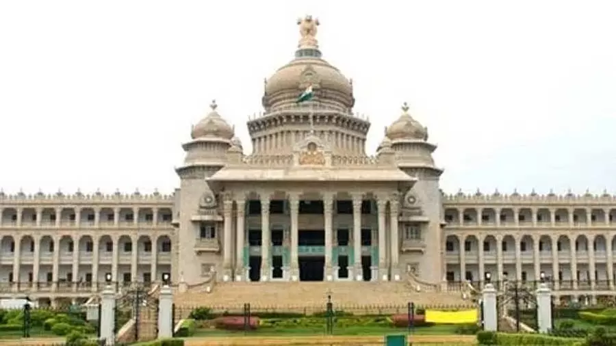 ज़मीन का अवैध काम 11 अधिकारियों को नोटिस: चार्जशीट की तैयारी ज़मीन का अवैध काम 11 अधिकारियों को नोटिस: चार्जशीट की तैयारी