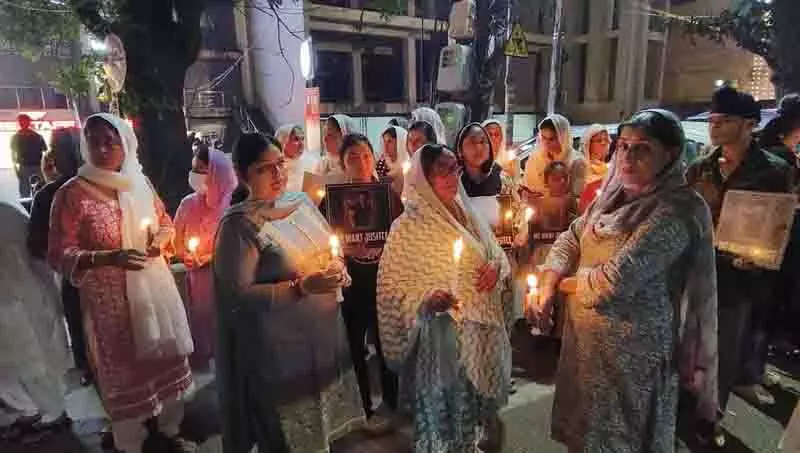 बॉडीबिल्डर वरिंदर घुम्मन के निधन पर Jalandhar वासियों ने निकाला कैंडल मार्च बॉडीबिल्डर वरिंदर घुम्मन के निधन पर Jalandhar वासियों ने निकाला कैंडल मार्च