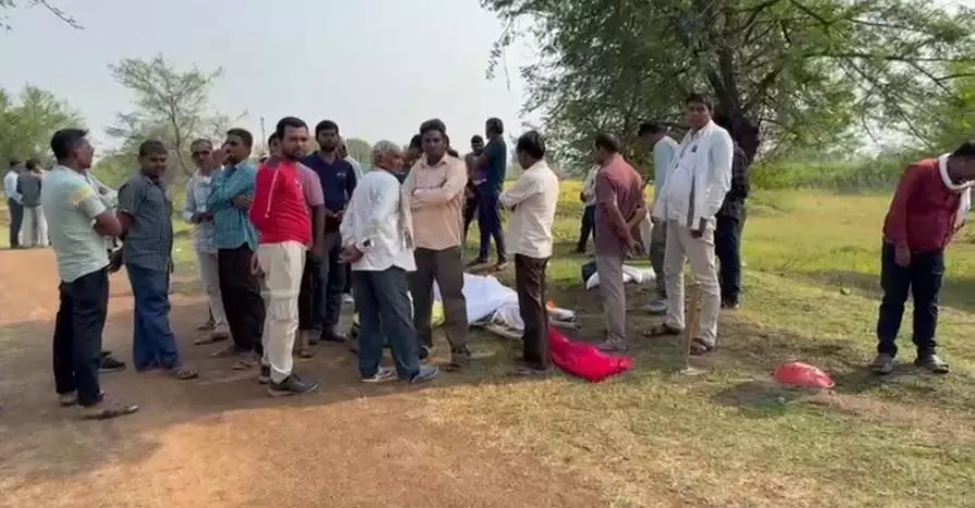 गणेशपुर में लाश दफनाने को लेकर बवाल, कथित रामपाल गुरु को मानने पर ग्रामीणों ने किया था अलग गणेशपुर में लाश दफनाने को लेकर बवाल, कथित रामपाल गुरु को मानने पर ग्रामीणों ने किया था अलग