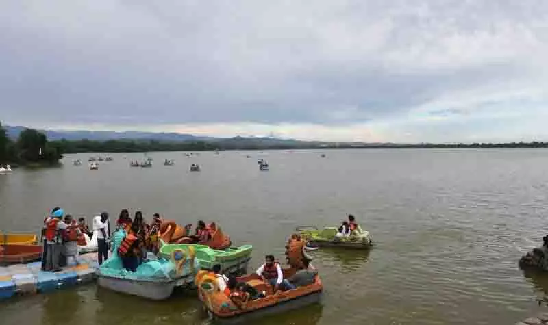 Chandigarh प्रशासन सुखना की गाद और गहराई का आकलन करने के लिए ध्वनि तरंग तकनीक का इस्तेमाल करेगा Chandigarh प्रशासन सुखना की गाद और गहराई का आकलन करने के लिए ध्वनि तरंग तकनीक का इस्तेमाल करेगा