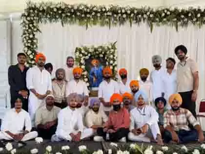 Ammy Virk ने राजवीर जवंदा के निधन पर शोक व्यक्त किया Ammy Virk ने राजवीर जवंदा के निधन पर शोक व्यक्त किया
