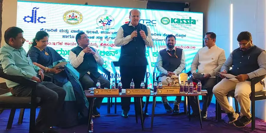 इंडस्ट्री को अभी भी बढ़ने की ज़रूरत है: डिप्टी कमिश्नर इंडस्ट्री को अभी भी बढ़ने की ज़रूरत है: डिप्टी कमिश्नर