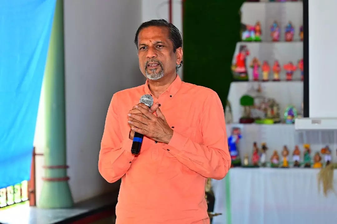 ज़ोहो के श्रीधर वेम्बू ने अमेरिकी शेयर बाजार में बड़े बुलबुले की चेतावनी दी ज़ोहो के श्रीधर वेम्बू ने अमेरिकी शेयर बाजार में बड़े बुलबुले की चेतावनी दी