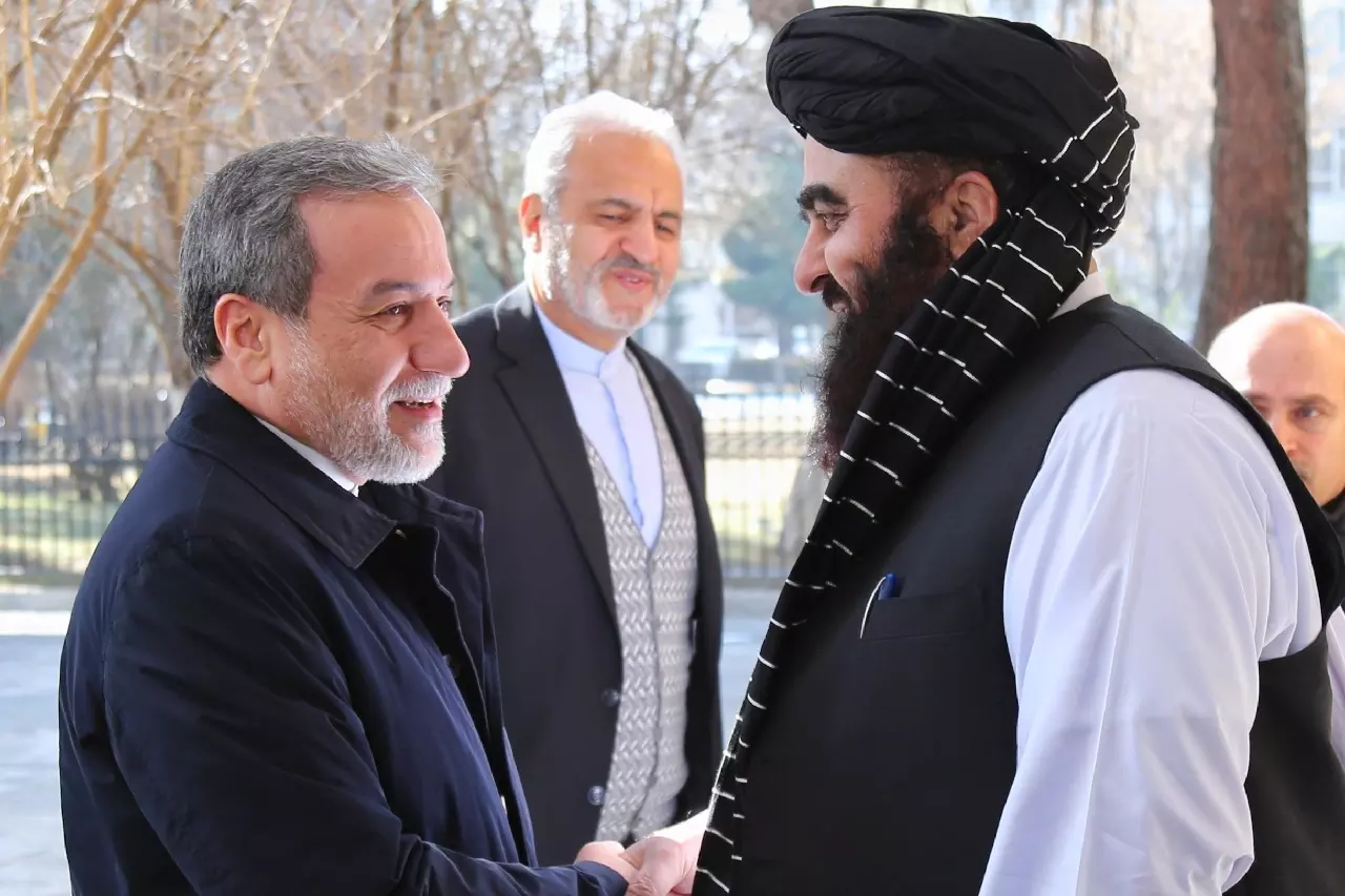 Iran ने कहा, पाक-अफगान तनाव कम करने में मदद के लिए तैयार Iran ने कहा, पाक-अफगान तनाव कम करने में मदद के लिए तैयार