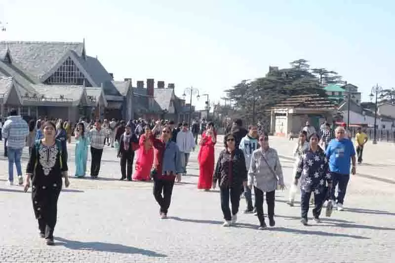 Himachal के अधिकांश हिस्सों में धूप खिली, पर्यटकों की आमद बढ़ी Himachal के अधिकांश हिस्सों में धूप खिली, पर्यटकों की आमद बढ़ी