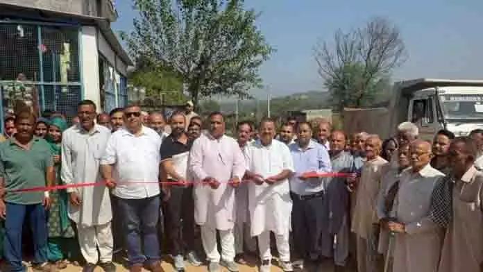 गंगा नदी से Vijaypur विधानसभा क्षेत्र में तीन सड़कों पर तारकोल बिछाने का काम शुरू गंगा नदी से Vijaypur विधानसभा क्षेत्र में तीन सड़कों पर तारकोल बिछाने का काम शुरू