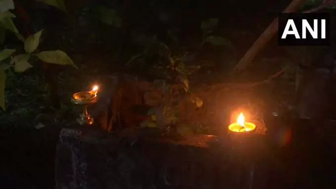 गुवाहाटी में काती बिहू पर घरों और खेतों में जलाए गए दीये, लोग मनाते कृषि उत्सव गुवाहाटी में काती बिहू पर घरों और खेतों में जलाए गए दीये, लोग मनाते कृषि उत्सव