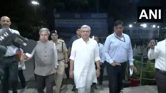 रेलवे मंत्री अश्विनी वैष्णव ने दीवाली सीजन में नई दिल्ली रेलवे स्टेशन की तैयारियों का किया निरीक्षण रेलवे मंत्री अश्विनी वैष्णव ने दीवाली सीजन में नई दिल्ली रेलवे स्टेशन की तैयारियों का किया निरीक्षण