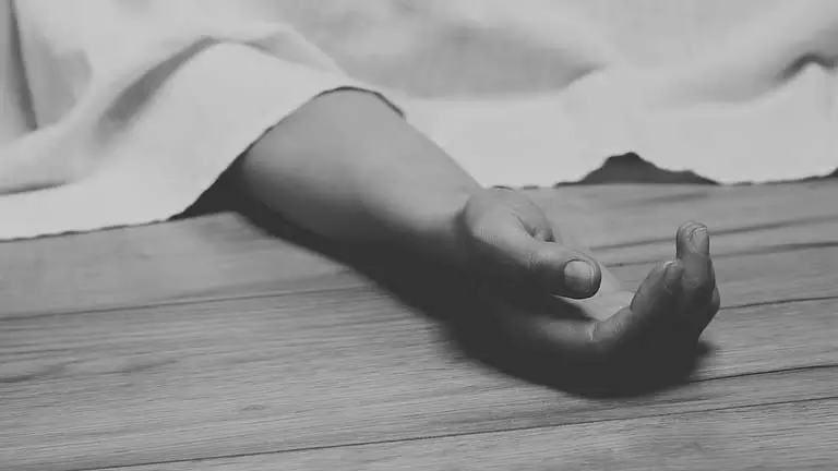 किस्मत बदलने के लिए लॉटरी जीतने पर बेसहारा युवक ने की आत्महत्या किस्मत बदलने के लिए लॉटरी जीतने पर बेसहारा युवक ने की आत्महत्या