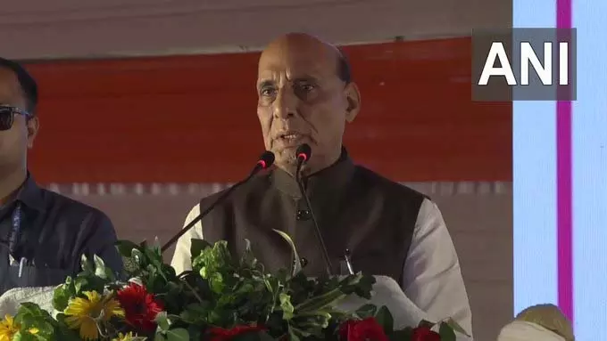 लखनऊ: डिफेंस मंत्री राजनाथ सिंह ने गजेन्द्र दत्त नैथाली स्मारक अस्पताल का शिलान्यास किया लखनऊ: डिफेंस मंत्री राजनाथ सिंह ने गजेन्द्र दत्त नैथाली स्मारक अस्पताल का शिलान्यास किया