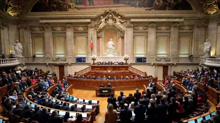 Portugal ने सार्वजनिक स्थानों पर बुर्का और नकाब पर प्रतिबंध लगा दिया Portugal ने सार्वजनिक स्थानों पर बुर्का और नकाब पर प्रतिबंध लगा दिया