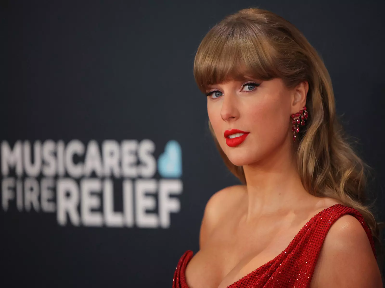 Taylor Swift ने ब्रेन कैंसर से पीड़ित बच्ची को दान किया 1 लाख डॉलर Taylor Swift ने ब्रेन कैंसर से पीड़ित बच्ची को दान किया 1 लाख डॉलर