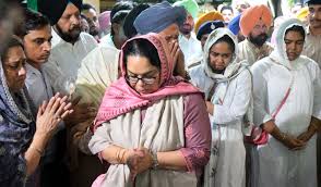 Ludhiana दो बहनों ने पुलिसकर्मी का अंतिम संस्कार किया