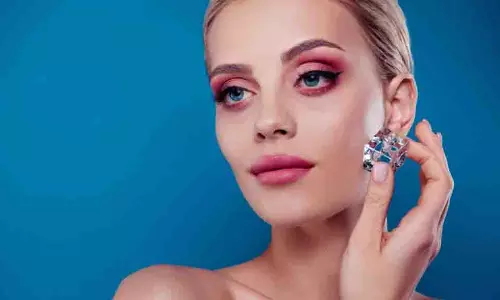 Skin Care: टमाटर के ये नुस्खे इस दिवाली चमका देंगे आपके चेहरे Skin Care: टमाटर के ये नुस्खे इस दिवाली चमका देंगे आपके चेहरे