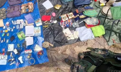 छत्तीसगढ़: गरियाबंद में पुलिस-CRPF की बड़ी कार्रवाई, नक्सलियों का डंप सामग्री बरामद छत्तीसगढ़: गरियाबंद में पुलिस-CRPF की बड़ी कार्रवाई, नक्सलियों का डंप सामग्री बरामद
