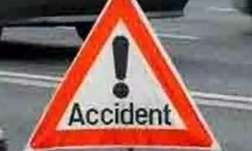 Up News: गूगल मैप ने फिर दिखाया गलत रास्ता,बाल-बाल बचा चालक Up News: गूगल मैप ने फिर दिखाया गलत रास्ता,बाल-बाल बचा चालक