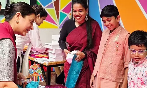 स्पेशल बच्चों ने बुजुर्गों के लिए दिवाली फंड जुटाने के लिए प्रदर्शनी में 1500 से ज़्यादा हाथ से सजाए गए दीये दिखाए