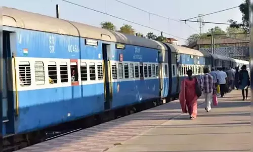 Diwali festival : साउथ वेस्टर्न रेलवे की स्पेशल ट्रेन सर्विस