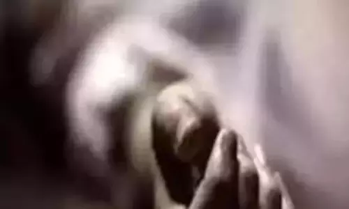 रायपुर : एक्सीडेंट करने वाले युवक को लोगों ने किया प्रताड़ित, कर ली खुदकुशी रायपुर : एक्सीडेंट करने वाले युवक को लोगों ने किया प्रताड़ित, कर ली खुदकुशी