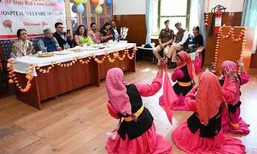 Himachal: राज्यपाल ने नारी सदन और बालिका आश्रम की बालिकाओं से बातचीत की