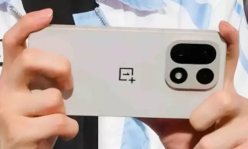 OnePlus 15: इस दिन लॉन्च होगा स्मार्टफोन, मिलेगा 50+50+50 MP का कैमरा OnePlus 15: इस दिन लॉन्च होगा स्मार्टफोन, मिलेगा 50+50+50 MP का कैमरा
