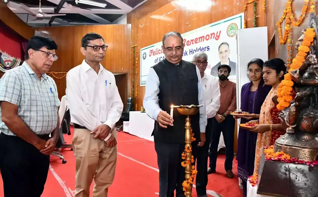 Hisar: विद्यार्थी यदि लक्ष्य तय करें तो सफलता निश्चित: प्रो. बीआर कम्बोज Hisar: विद्यार्थी यदि लक्ष्य तय करें तो सफलता निश्चित: प्रो. बीआर कम्बोज