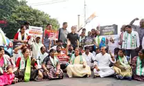 पिछड़ा वर्ग के आरक्षण को लेकर Telangana में लगभग पूर्ण बंद पिछड़ा वर्ग के आरक्षण को लेकर Telangana में लगभग पूर्ण बंद