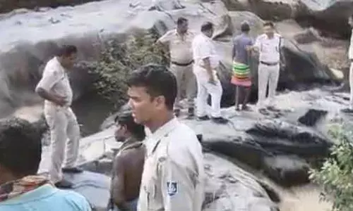 Rourkela पिकनिक के दौरान दो छात्र झरने में डूबे Rourkela पिकनिक के दौरान दो छात्र झरने में डूबे