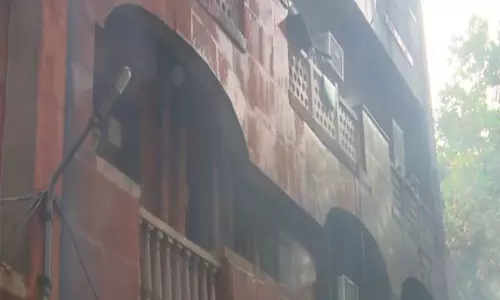 Brahmaputra Apartments में लगी भीषण आग