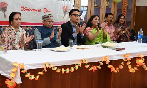 Shimla: राज्यपाल ने बालिका आश्रम और नारी सेवा सदन में बच्चों से की बातचीत Shimla: राज्यपाल ने बालिका आश्रम और नारी सेवा सदन में बच्चों से की बातचीत
