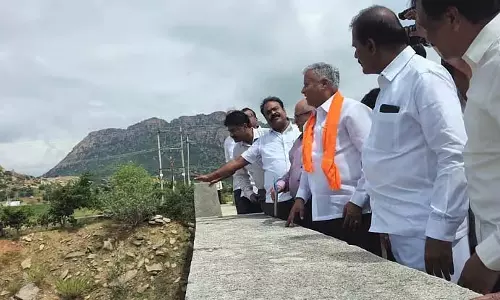 Pavagada : तुमकुर-रायदुर्गा रेलवे काम का इंस्पेक्शन