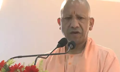 त्योहारों के दौरान भीड़भाड़ वाले इलाकों, बाजारों और धार्मिक स्थलों पर पुलिस गश्त बढ़ाएँ: CM Yogi