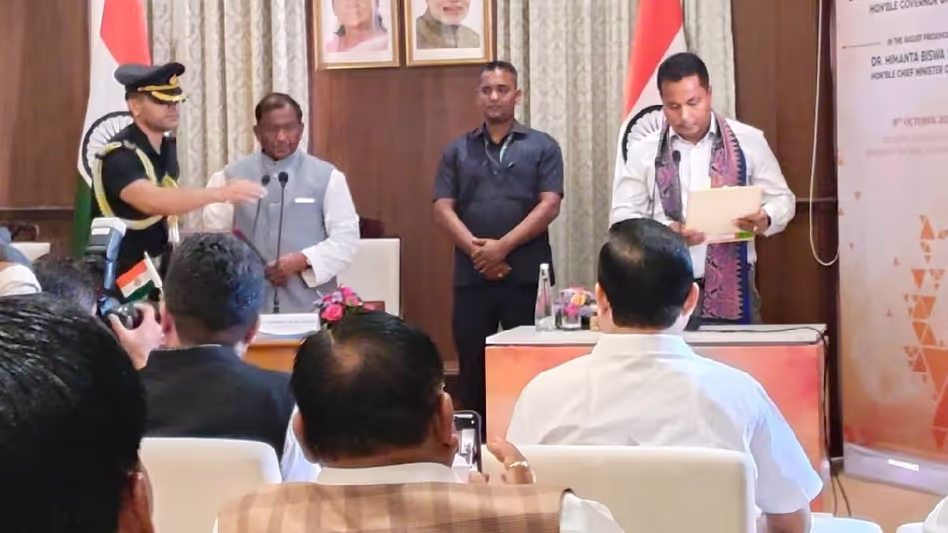 BPF नेता चरण बोरो ने असम कैबिनेट मंत्री के रूप में शपथ ली BPF नेता चरण बोरो ने असम कैबिनेट मंत्री के रूप में शपथ ली