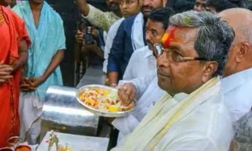 RSS, संघ परिवार से सावधान रहें: CM सिद्धारमैया ने लोगों से अपील की