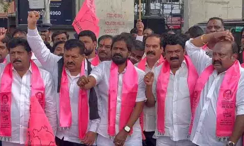 42 प्रतिशत आरक्षण लागू नहीं हुआ तो पिछड़ा वर्ग कांग्रेस को खत्म कर देगा: Talasani 42 प्रतिशत आरक्षण लागू नहीं हुआ तो पिछड़ा वर्ग कांग्रेस को खत्म कर देगा: Talasani
