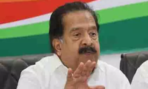 Kerala: चेन्निथला ने सीएम विजयन के मध्य पूर्व दौरे की आलोचना की Kerala: चेन्निथला ने सीएम विजयन के मध्य पूर्व दौरे की आलोचना की