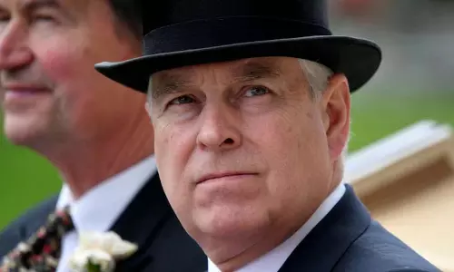 Prince Andrew ने घोटालों के बीच शाही उपाधियाँ त्याग दीं