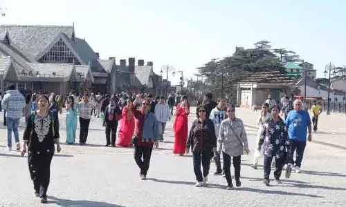 Himachal के अधिकांश हिस्सों में धूप खिली, पर्यटकों की आमद बढ़ी Himachal के अधिकांश हिस्सों में धूप खिली, पर्यटकों की आमद बढ़ी