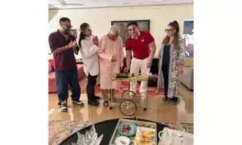 बेटी सिपारा को लेकर शबाना आज़मी के कमेंट पर बोले अरबाज़ खान बेटी सिपारा को लेकर शबाना आज़मी के कमेंट पर बोले अरबाज़ खान