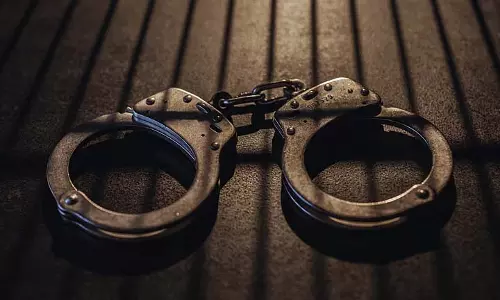 सरकारी परियोजना के नाम पर कथित बलात्कार के मामले में युवक पुलिस के शिकंजे में सरकारी परियोजना के नाम पर कथित बलात्कार के मामले में युवक पुलिस के शिकंजे में