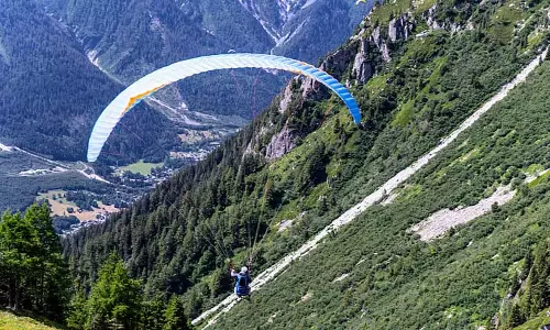 चुइखिम में Paragliding शुरू, कलिम्पोंग में राहत चुइखिम में Paragliding शुरू, कलिम्पोंग में राहत