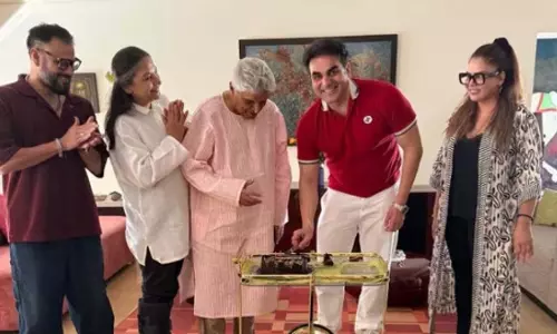 Shabana Azmi ने दिया अरबाज खान को प्यारा चेतावनी संदेश-बेटी सिपारा के जन्म पर कहा ‘उंगलियों पर नचाएगी’ Shabana Azmi ने दिया अरबाज खान को प्यारा चेतावनी संदेश-बेटी सिपारा के जन्म पर कहा ‘उंगलियों पर नचाएगी’