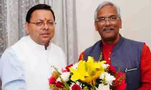 दिवाली बनी मेल-मिलाप का मौका — CM धामी और पूर्व सीएम रावत साथ दिखे दिवाली बनी मेल-मिलाप का मौका — CM धामी और पूर्व सीएम रावत साथ दिखे